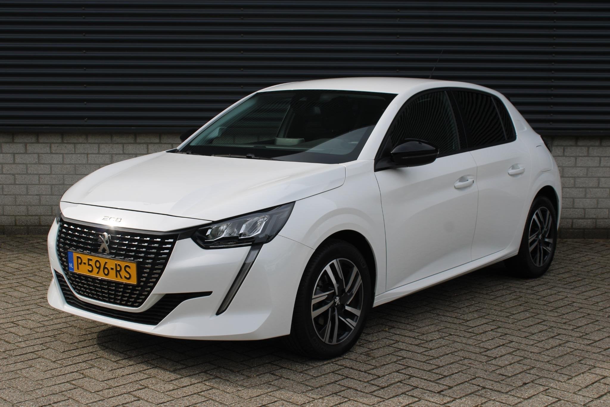Peugeot 208 1.2 PureTech Allure | Cruise Control | Apple Car, Voorwielaandrijving, Euro 6, 1199 cc, Leder en Stof