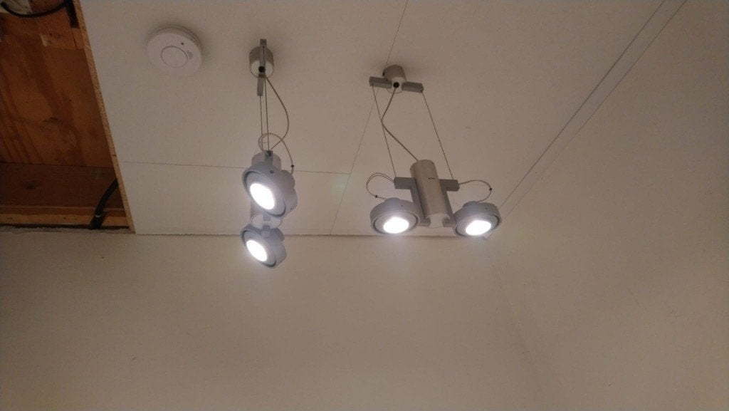 2 x 2 hangspots van DeltaLight België, Huis en Inrichting, Ophalen of Verzenden, Zo goed als nieuw, Metaal, Plafondspot of Wandspot