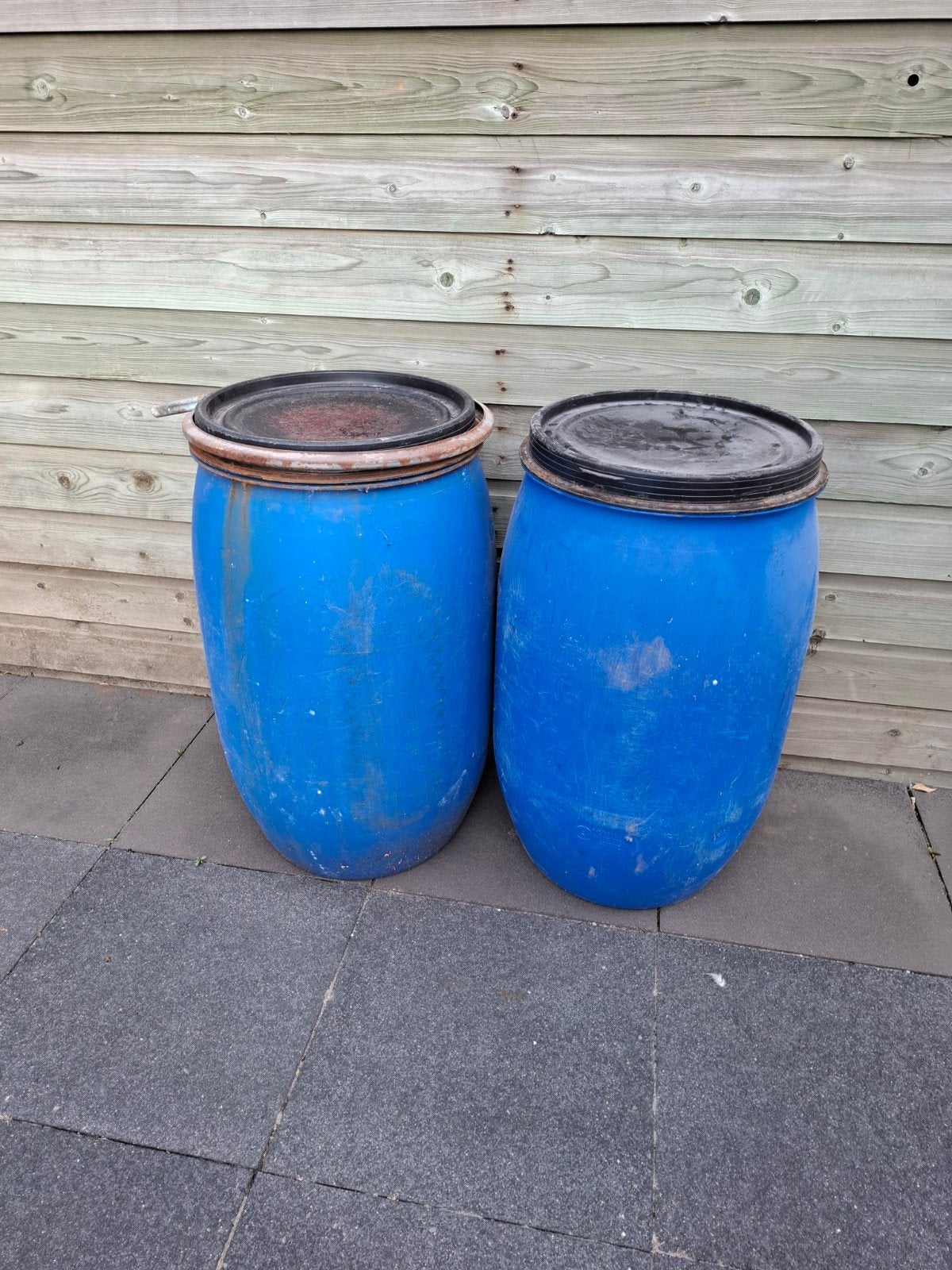 Regenton opslag 2 stuks, Tuin en Terras, Regentonnen, 150 liter of meer, Ophalen, Gebruikt, Kunststof