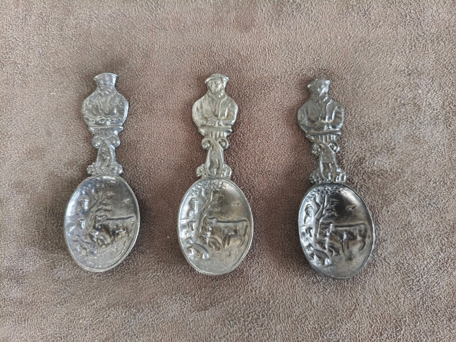 Drie tinnen lepels (Leerdam en Tiel), Ophalen of Verzenden