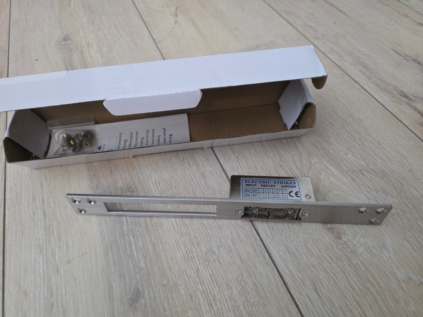 Nieuw 12V/24V Elektronisch Deurslot - Elektrische Sluitplaat, Ophalen of Verzenden, Nieuw, IJzer, Slot