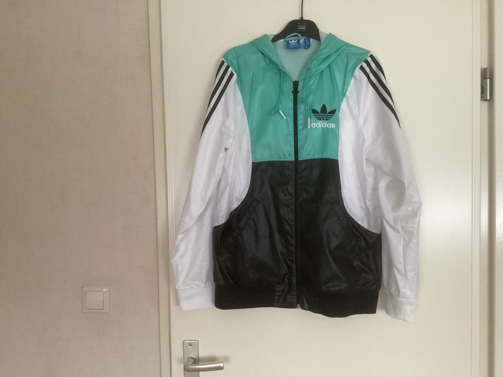 Nieuw Adidas Jack Maat 38 - Drie Kleuren, Ophalen of Verzenden, Nieuw, Maat 38/40 (M), Meerkleurig