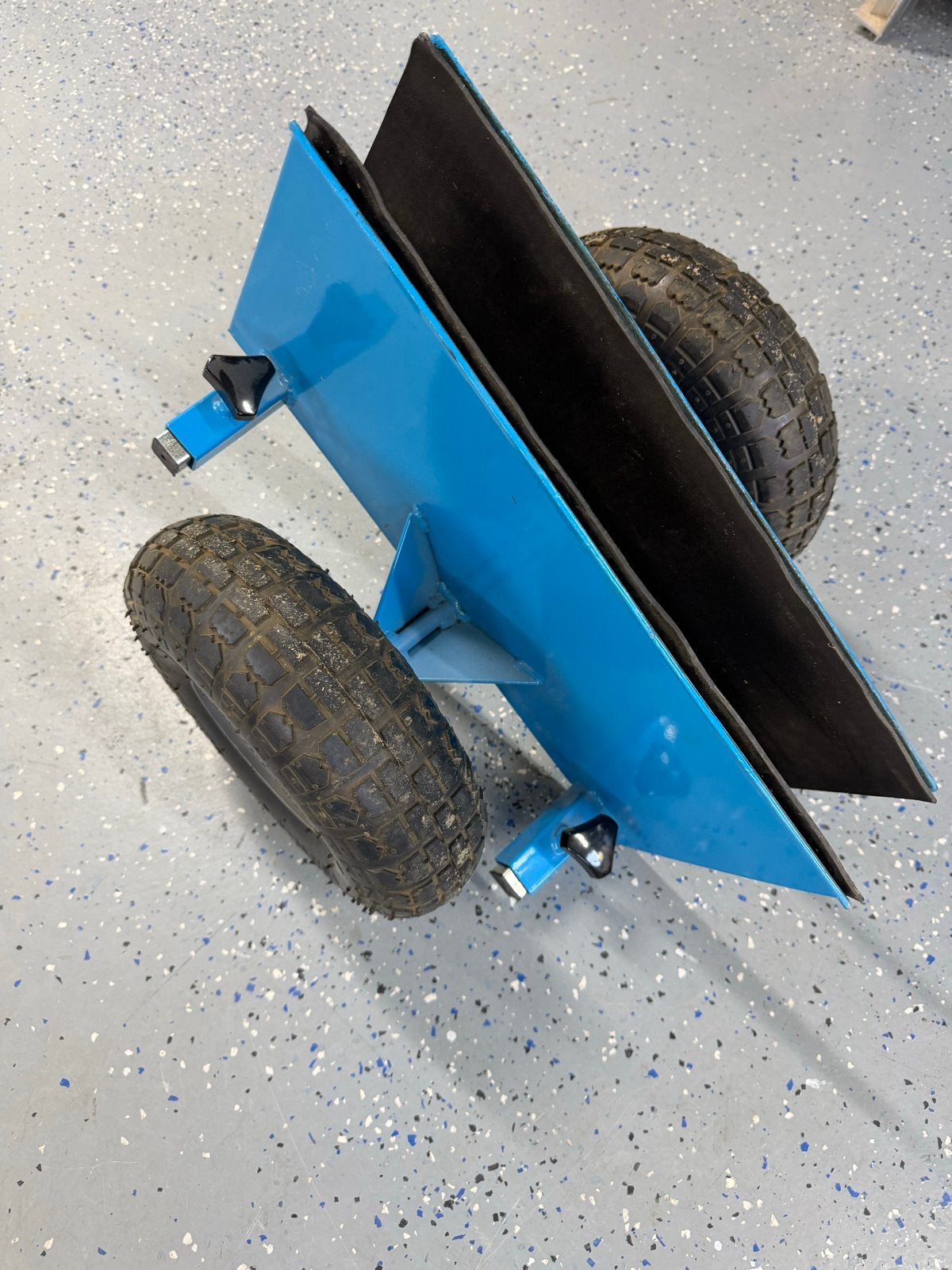 Blauwe transportkar met luchtbanden, Doe-het-zelf en Verbouw, Ophalen of Verzenden, Gebruikt, Transportkar