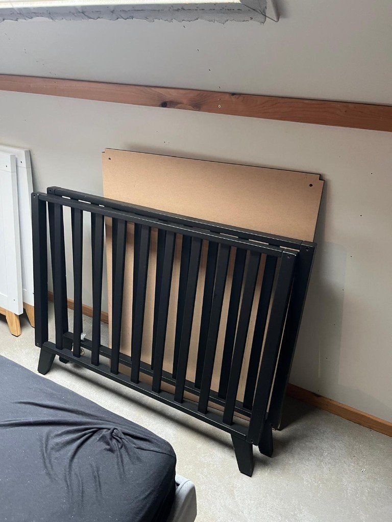 Baby box zwart op pootjes incl matras, Kinderen en Baby's, Ophalen, Gebruikt