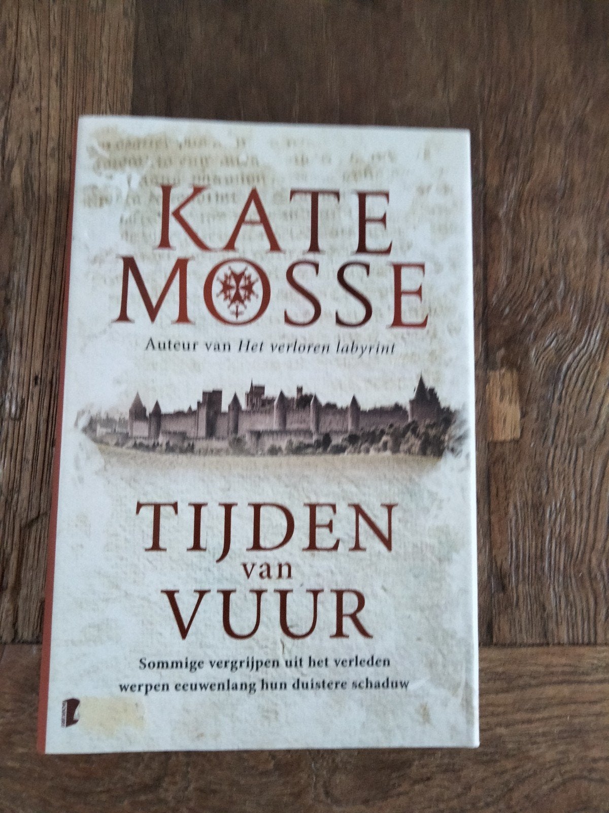 Tijden van Vuur - Kate Mosse (Paperback), Boeken, Ophalen of Verzenden, Gelezen, Kate Mosse, Nederland