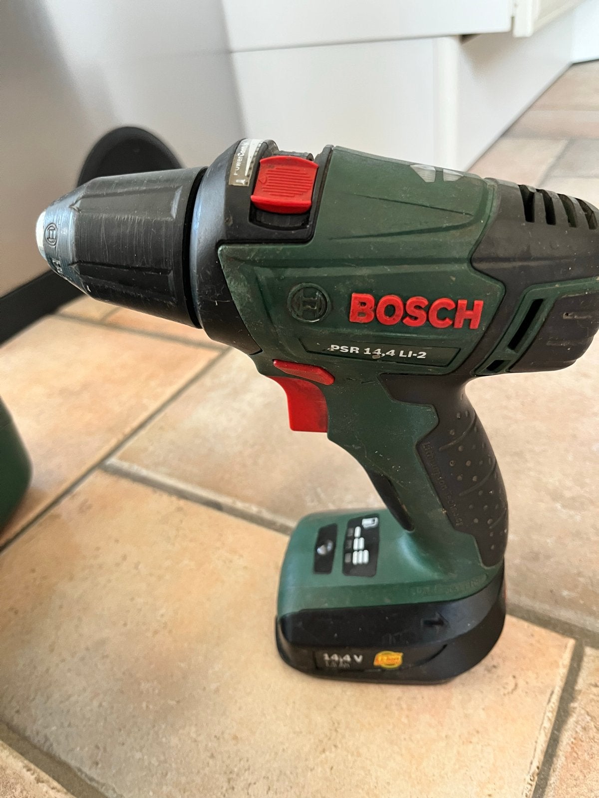 Bosch PSR 14,4 LI-2 Accuboormachine met lader en koffer, Doe-het-zelf en Verbouw, Gereedschap | Boormachines, Ophalen of Verzenden