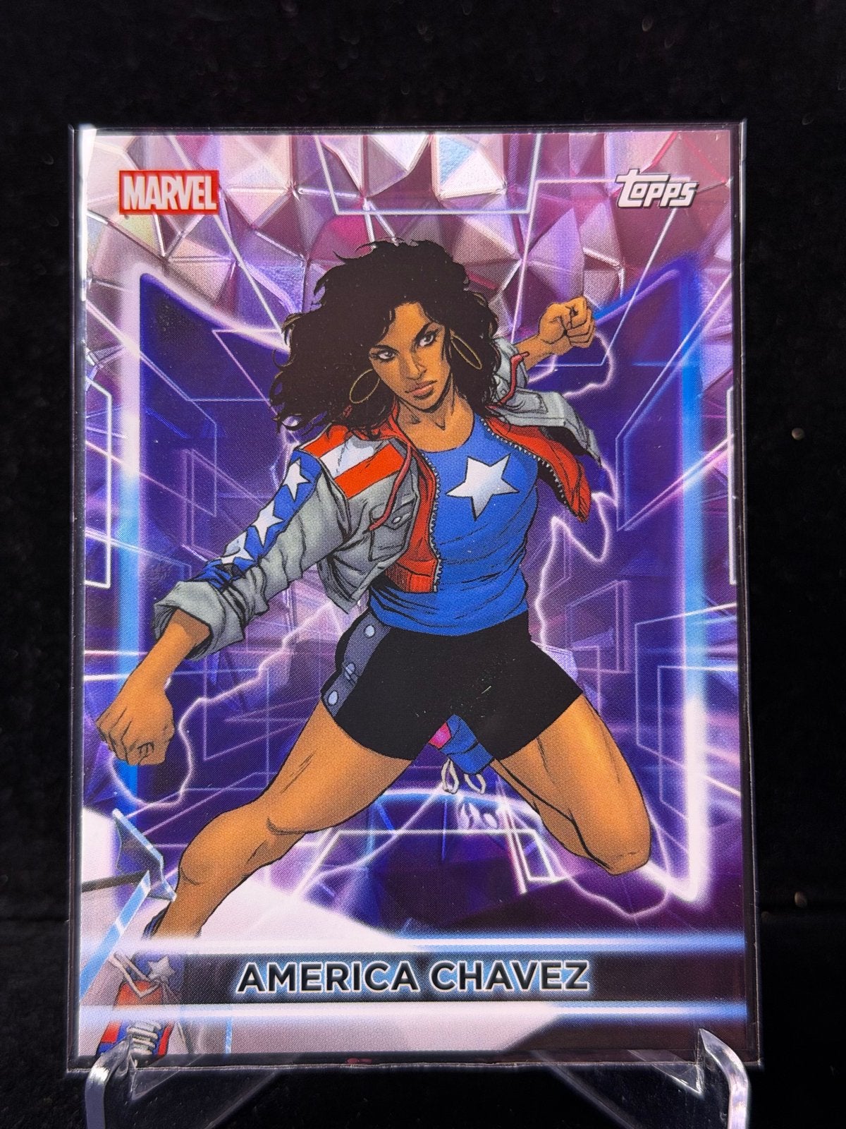 2026 Topps Neon Marvel America Chavez Rainbow Refractor #56, Verzenden, Zo goed als nieuw, Losse kaart, Foil