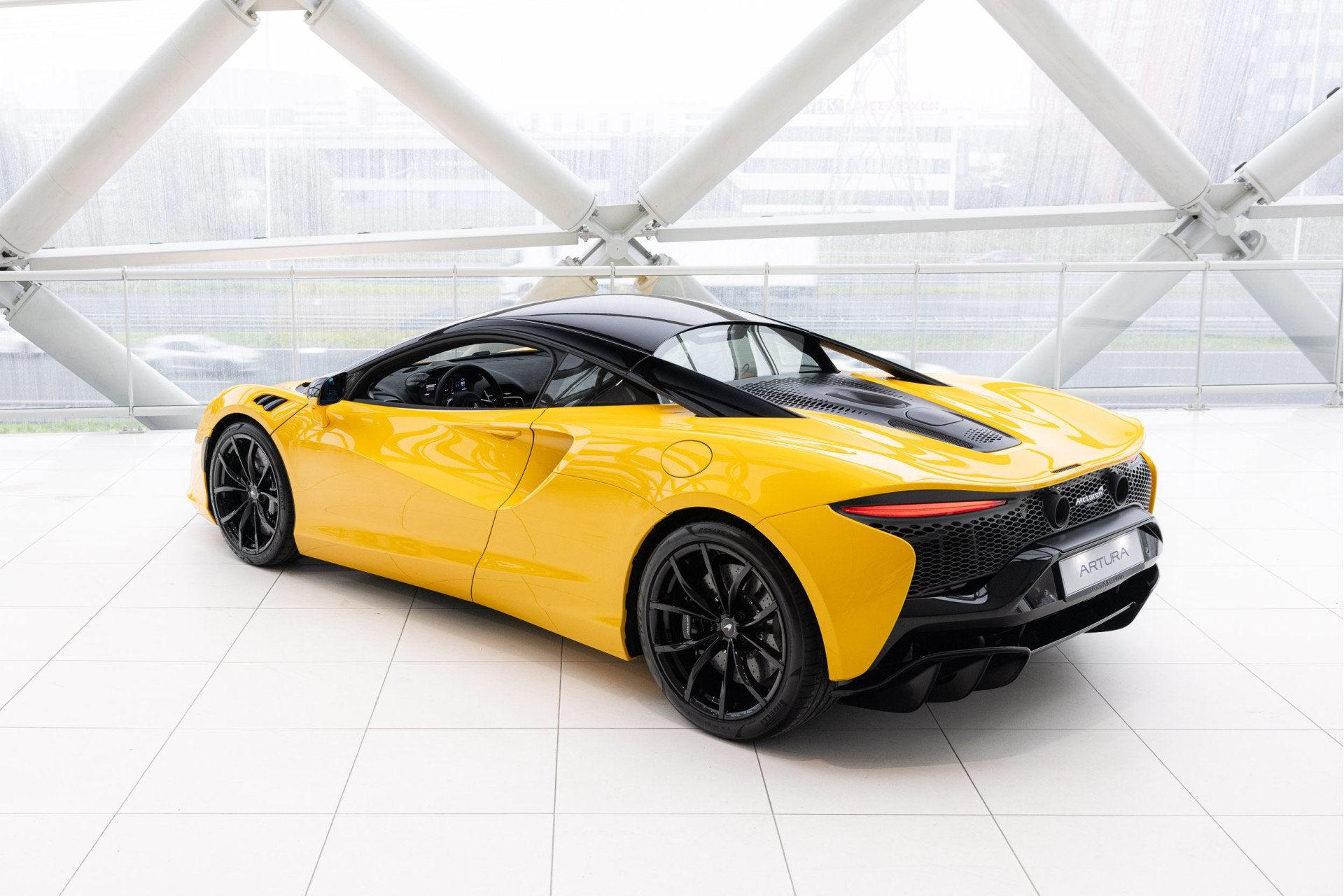 McLaren Artura 3.0 V6 Plug-in | 700pk | Volcano Yellow | Bla, Auto's, McLaren, Gebruikt, 2993 cc, Alcantara, Bedrijf