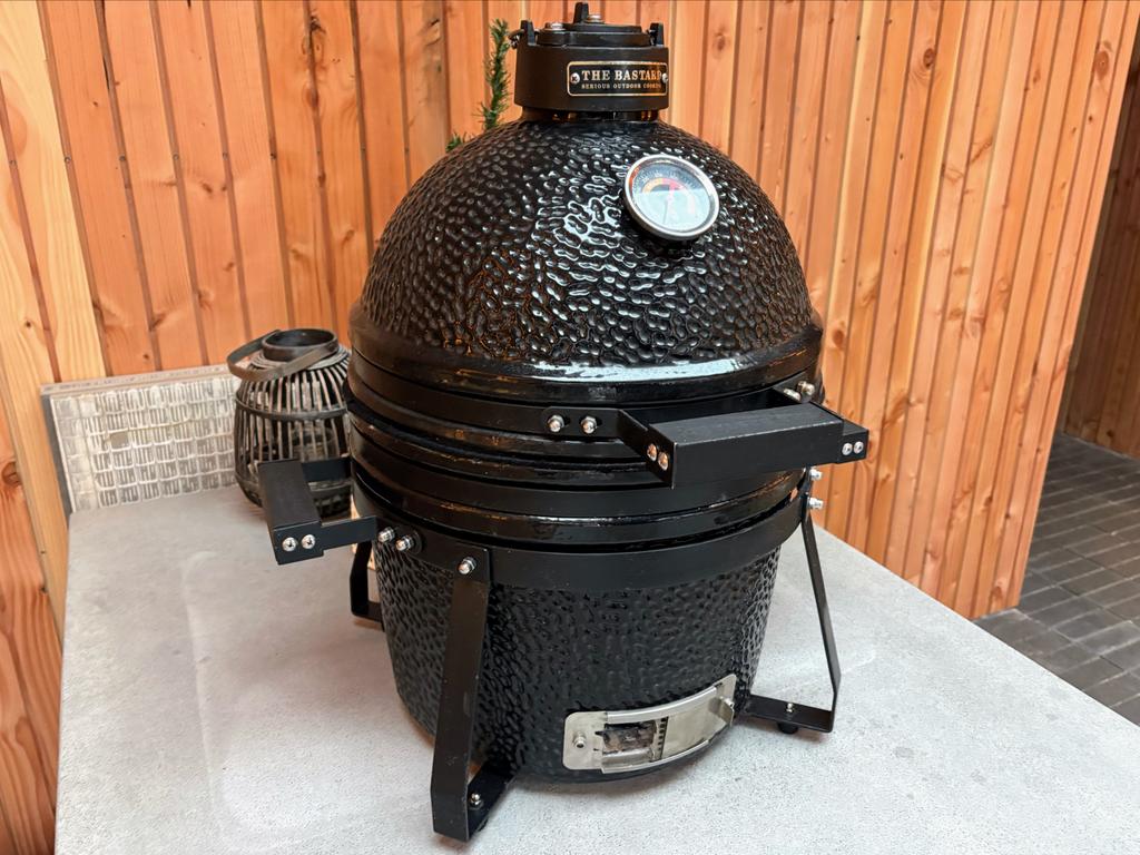 The Bastard Compact Kamado Barbecue, Ophalen, Gebruikt, Met accessoires