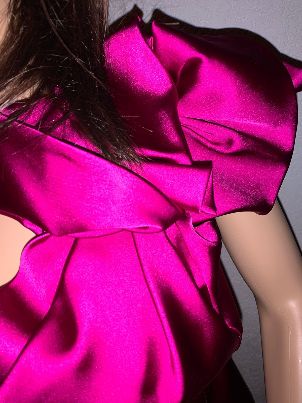 Karen Millen fuchsia satijnen jurk met strik maat 42, Kleding | Dames, Jurken, Maat 42/44 (L), Ophalen of Verzenden, Zo goed als nieuw