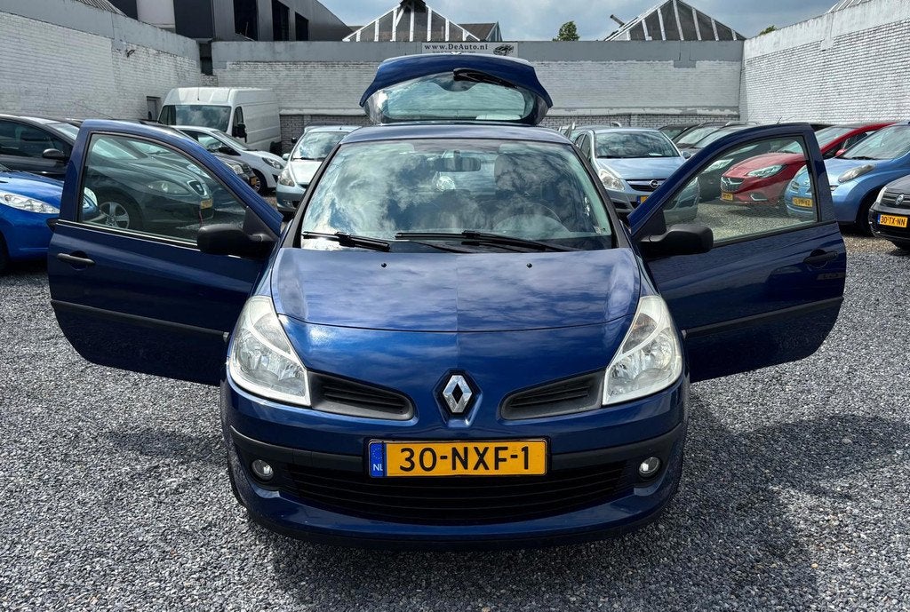 Renault Clio 1.2 Sélection Business, Voorwielaandrijving, Gebruikt, 4 cilinders, Blauw