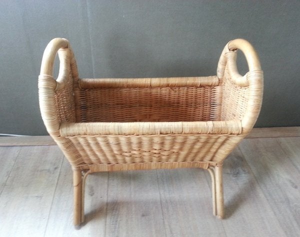 Vintage rotan krantenbak / lectuurbak jaren '70, Ophalen, Met handvat, Gebruikt, Natuurlijk materiaal