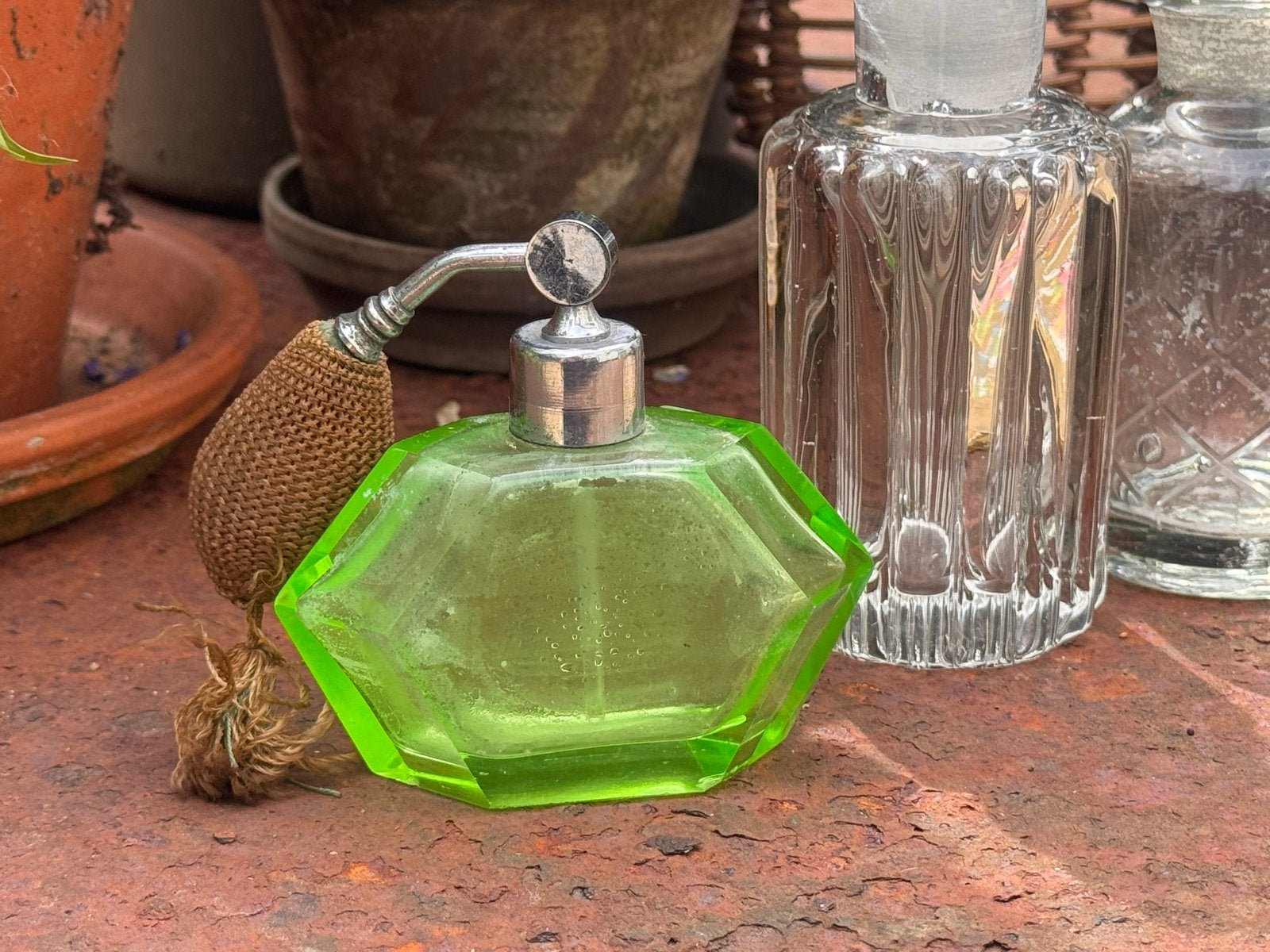 Vintage Parfumflesje Anna Groen Glas uit Engeland, Antiek en Kunst, Antiek | Glas en Kristal, Ophalen of Verzenden