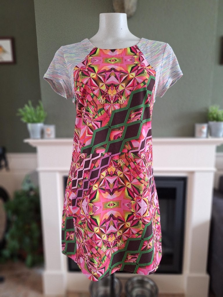 Custo fel roze grijze mouw jurk S 36, Custo, Verzenden, Zo goed als nieuw, Roze
