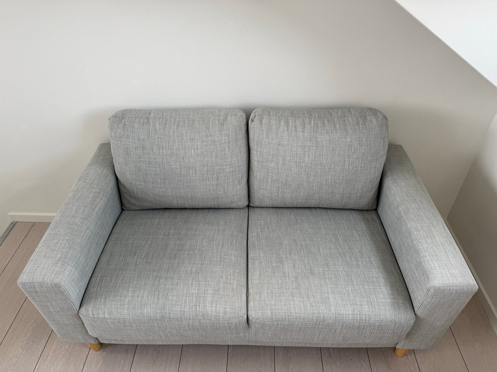 Comfortabele tweezitsbank - Lichtgrijs, Huis en Inrichting, Ophalen, 150 tot 200 cm, Tweepersoons, 75 tot 100 cm