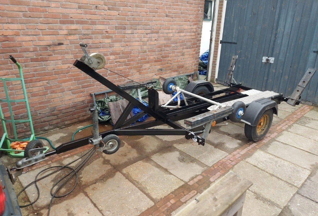 Boottrailer voor rubberboot met lier en motorgoot, Ophalen, Gebruikt