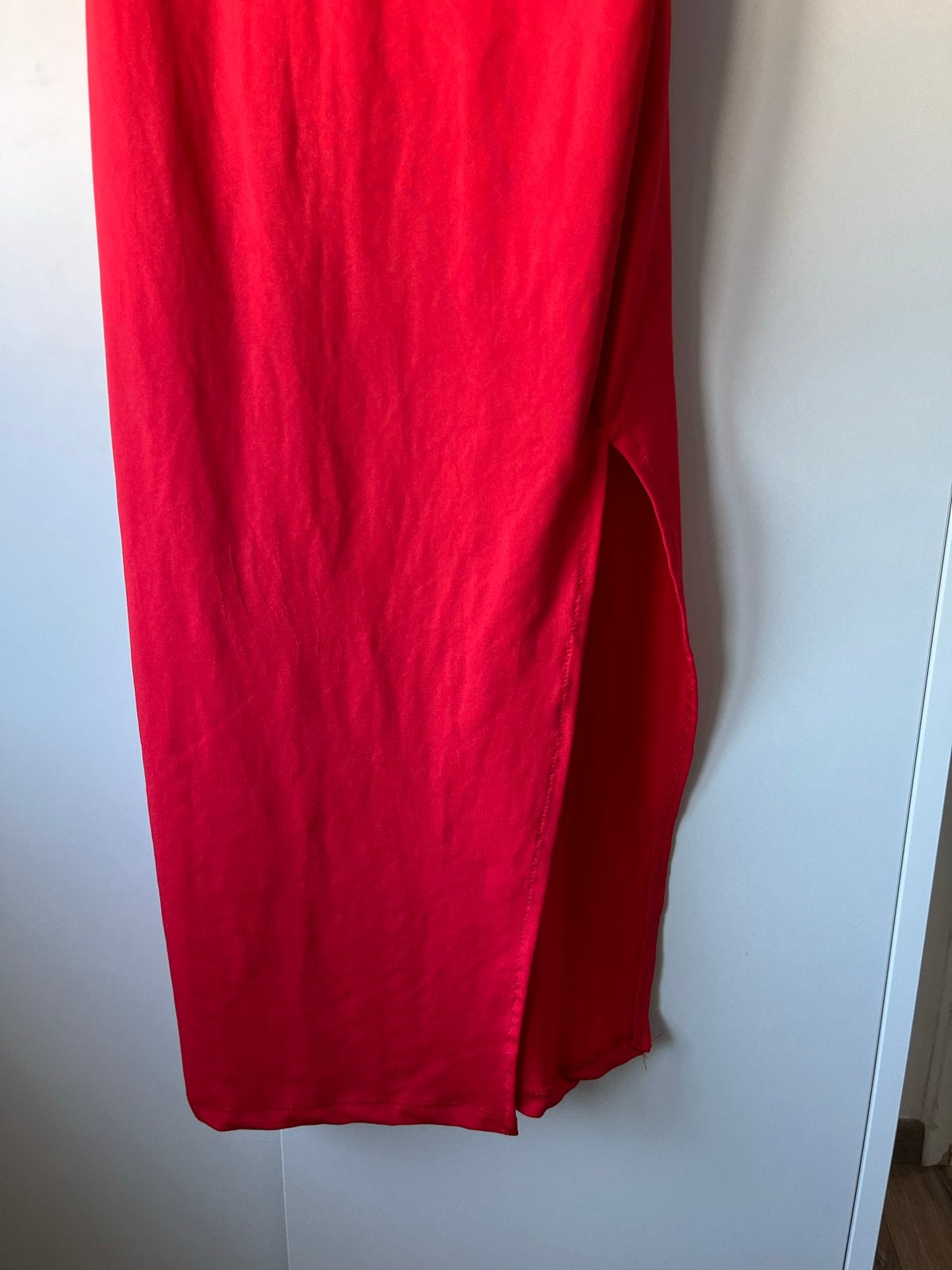 Bershka rode midi jurk met split, Ophalen, Zo goed als nieuw, Maat 36 (S), Rood