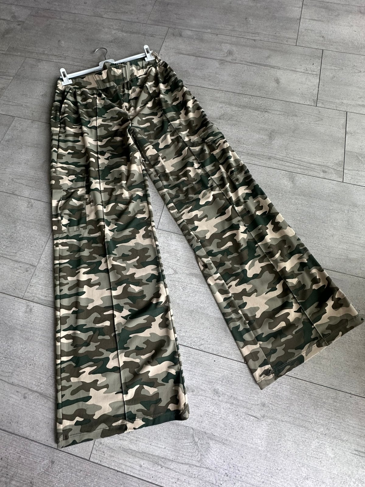 Ambika tavelstof legerprint broek , recht model , XL, Kleding | Dames, Broeken en Pantalons, Maat 42/44 (L), Ophalen of Verzenden