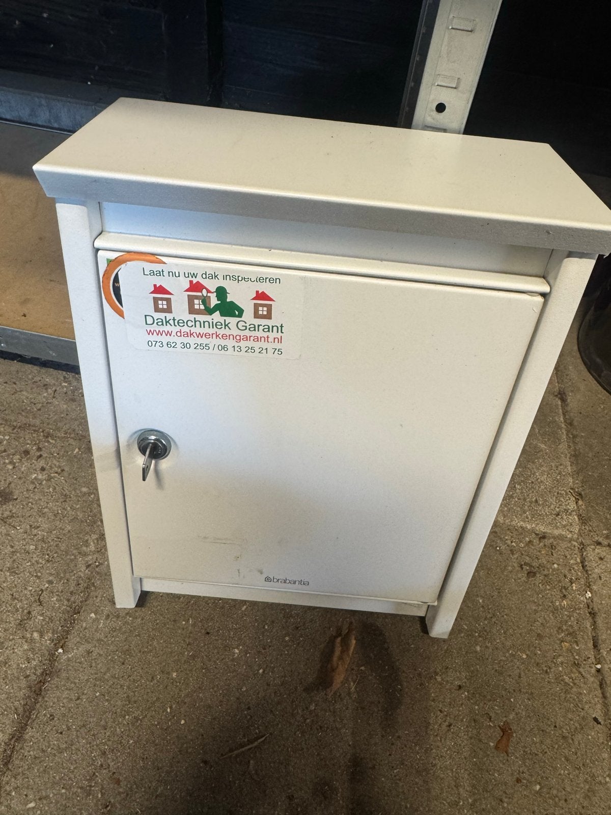 Brabantia brievenbus met sleutel, Tuin en Terras, Ophalen, Gebruikt, Staal, Wandbrievenbus