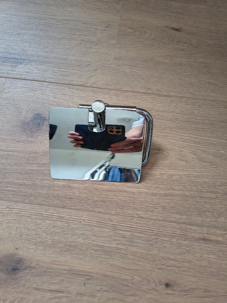 Chromen toiletrolhouder met klep, Toilet-accessoire, Overige merken, Ophalen of Verzenden, Zo goed als nieuw