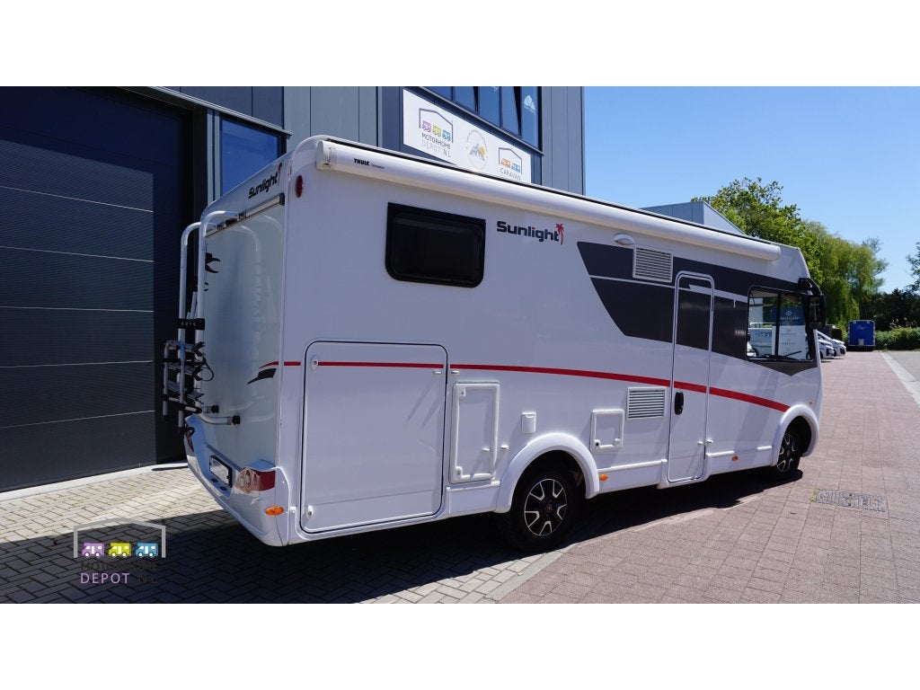 Sunlight I67S Automaat / lengte bedden / goed onderhouden, Caravans en Kamperen, Campers, Standaard zit, Sunlight, Ringverwarming