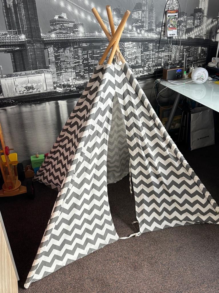Leuke KINDER-WIGWAM/TIPI, I.Z.G.ST., Ophalen, Zo goed als nieuw