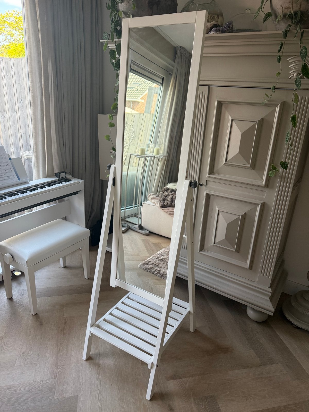 Witte passpiegel met plank - IKEA ISFJORDEN, Ophalen, Minder dan 50 cm, Gebruikt, 150 tot 200 cm