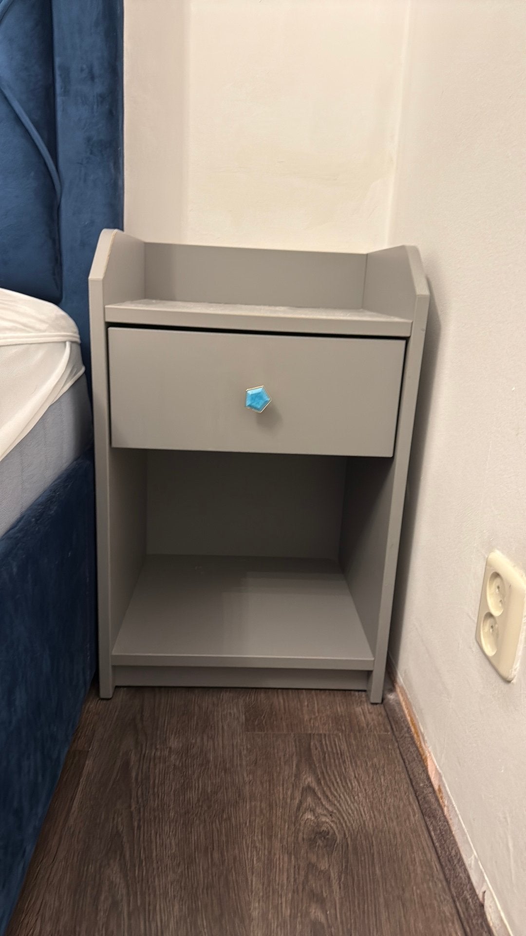 Nachtkast, Ophalen, Zo goed als nieuw, Minder dan 45 cm