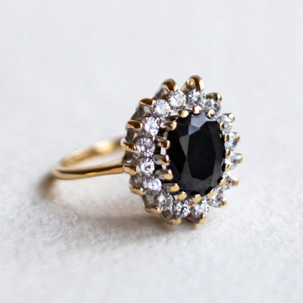 Vintage 9K gouden cluster ring met saffier & cz - 15,25, Ophalen of Verzenden, Met edelsteen, Dame, Goud