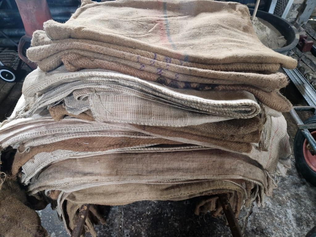 130 jute zakken, Ophalen