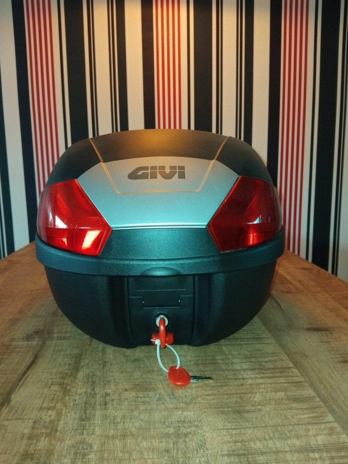 Givi topkoffer 45 Liter bijna nieuwstaat, Motoren, Accessoires | Koffers en Tassen, Ophalen of Verzenden, Zo goed als nieuw