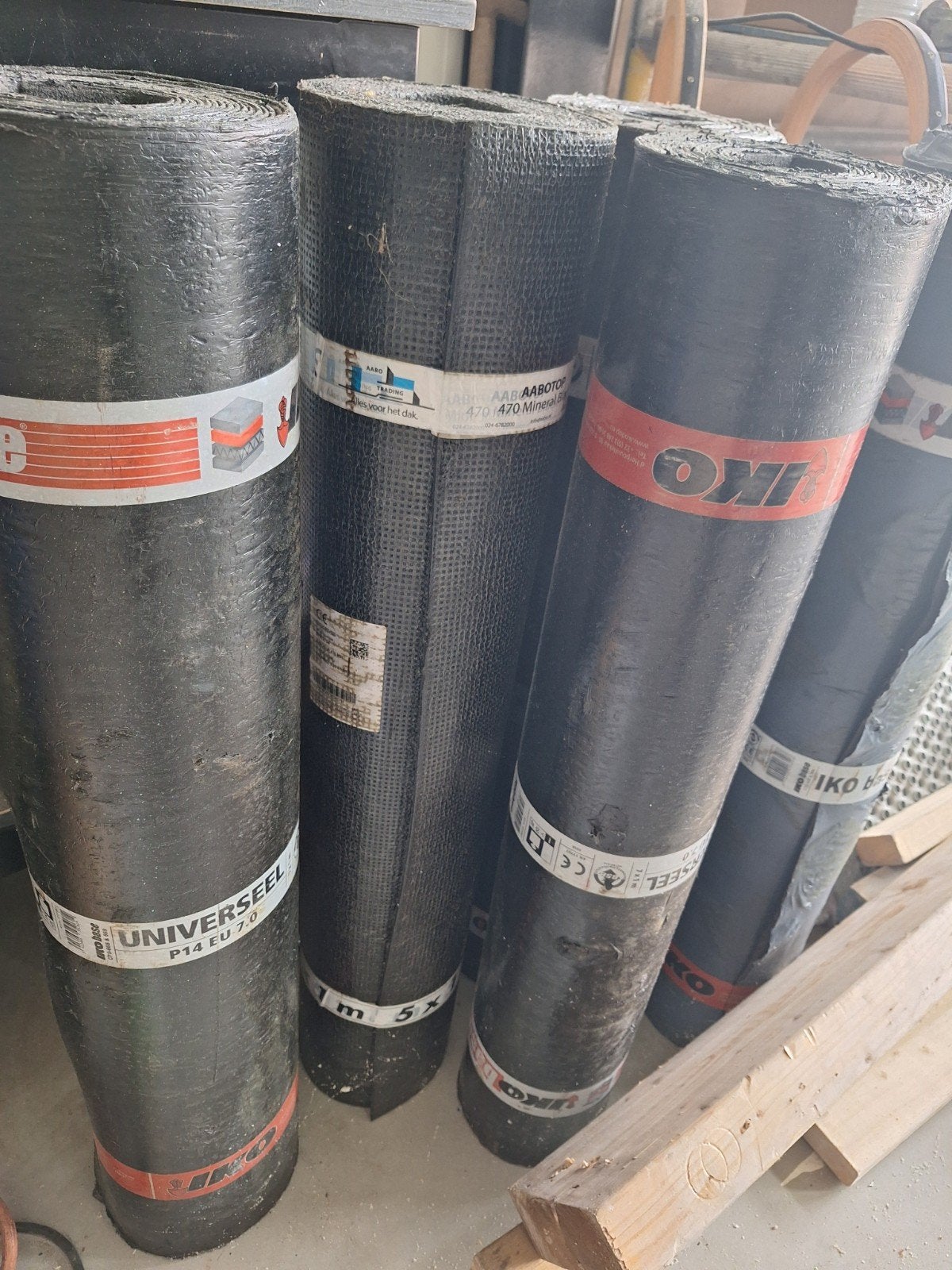 IKO Dakleer Rollen - Universeel en Base, Ophalen, Overige materialen, Zwart, Nieuw
