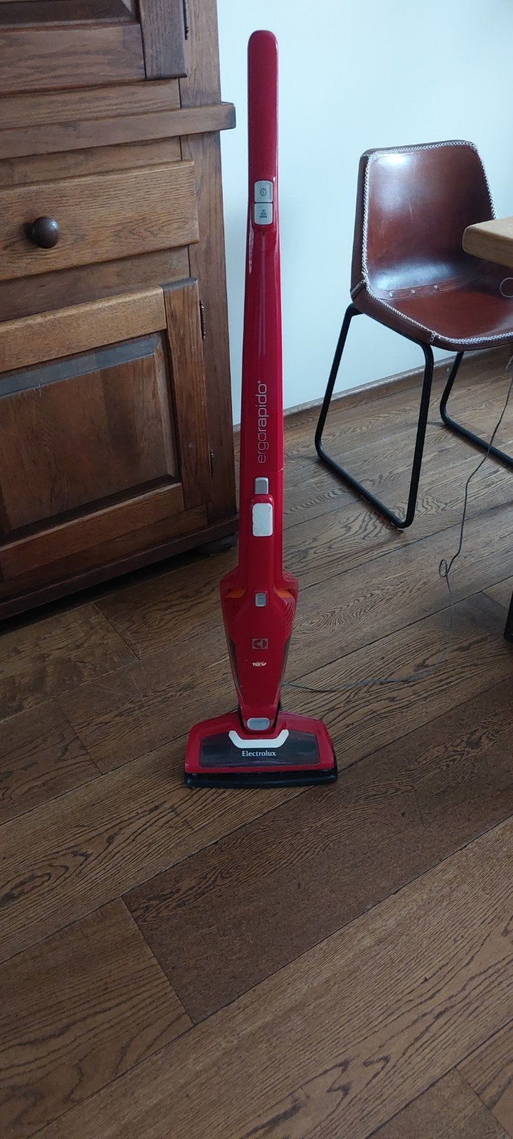 Electrolux Ergorapido 2-in-1 Steelstofzuiger ZB3001, Gebruikt, Draadloos, Ophalen of Verzenden, Reservoir