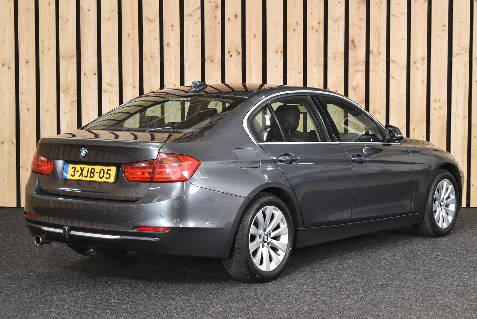 BMW 3-serie 316i High Executive 139dkm Leer Trekhaak 2e eig, Auto's, BMW, Automaat, Gebruikt, 4 cilinders, 3-Serie
