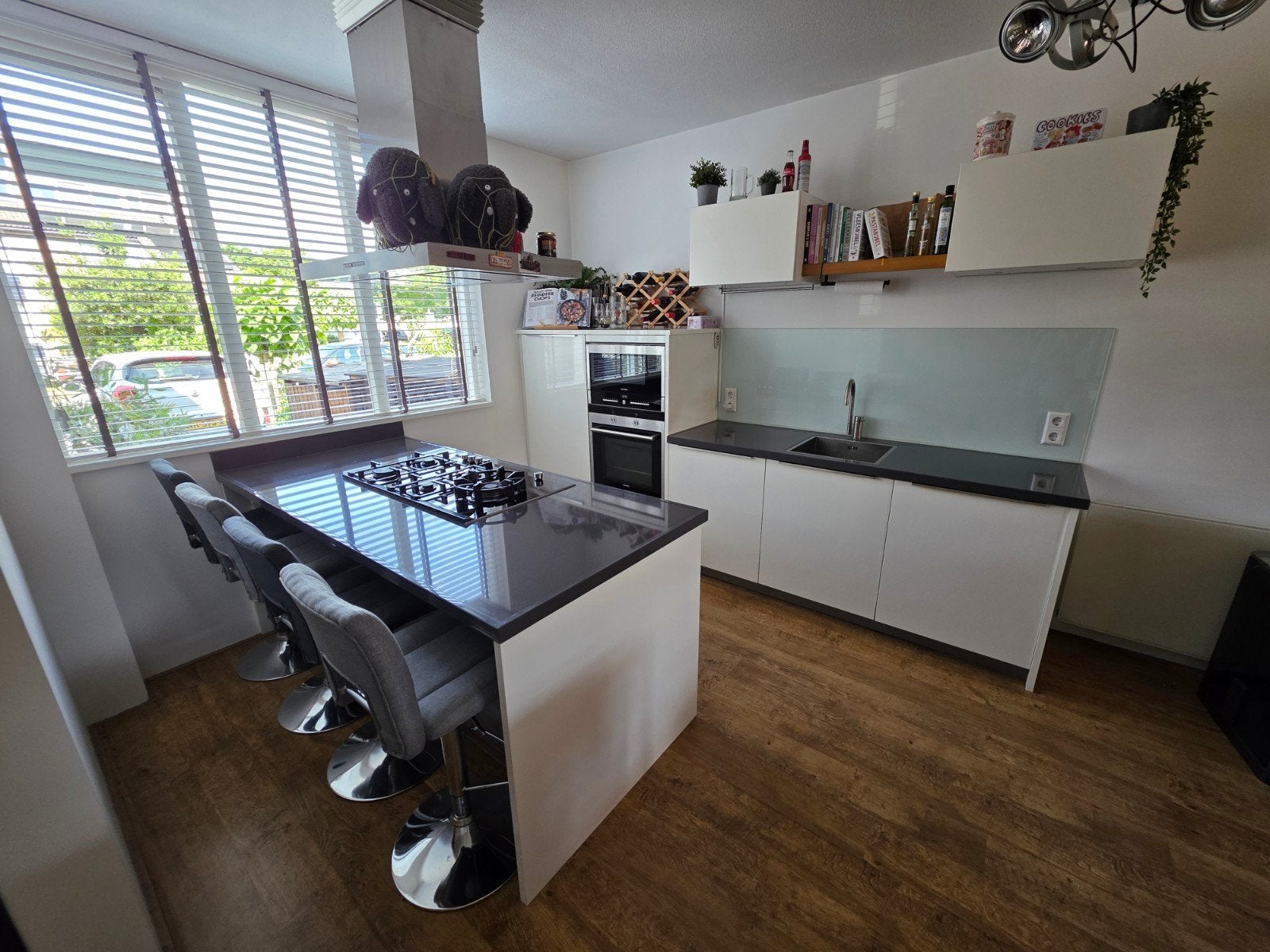 Moderne keuken incl Siemens inbouwapp en schiereiland, Huis en Inrichting, Keuken | Complete keukens, Ophalen, Gebruikt, Wit, Met kookeiland