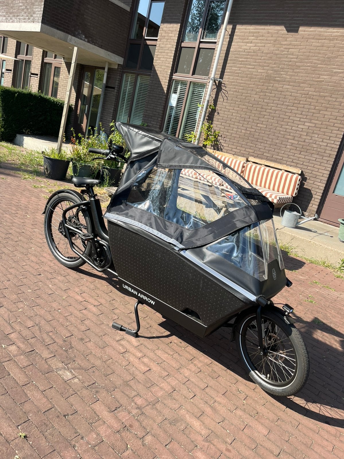 Urban Arrow Elektrische Bakfiets - 500WH - Huif - Compleet, Ophalen, Zo goed als nieuw, 4 kinderen of meer, Huif