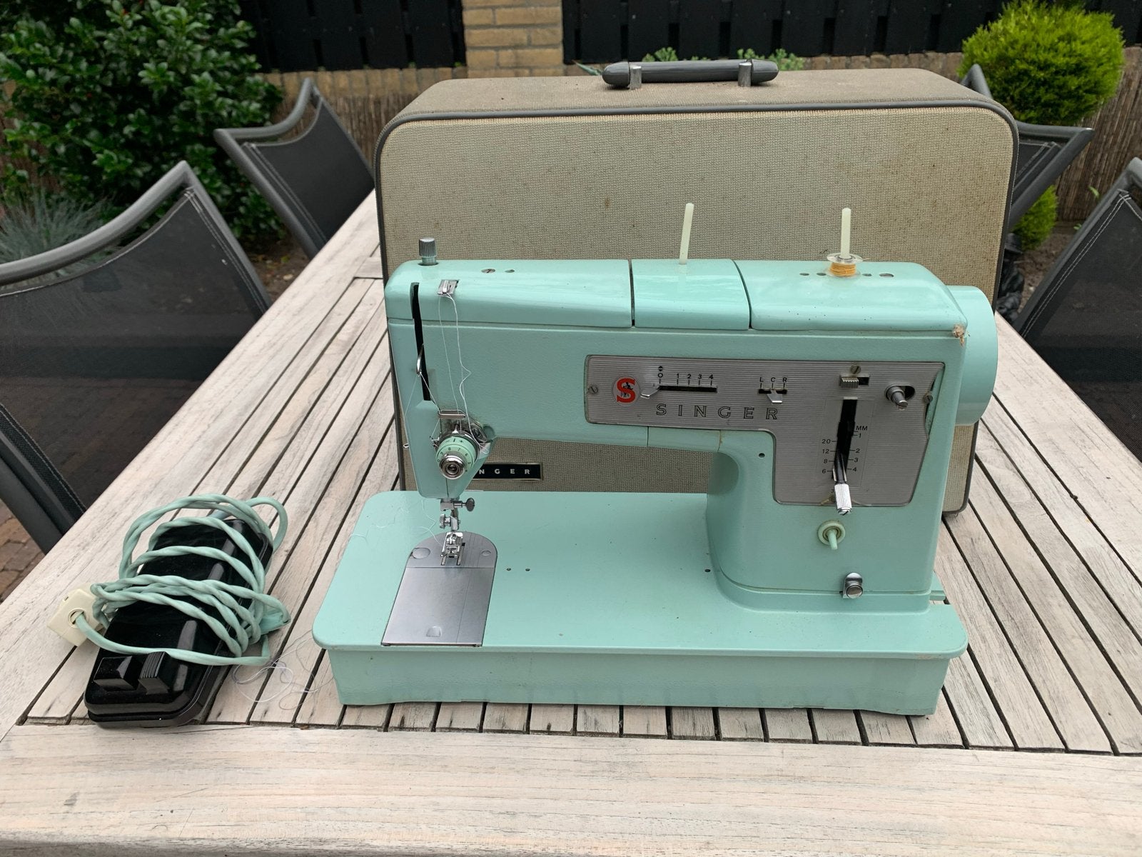 Vintage Singer Naaimachine - Lichtblauw met Koffer, Ophalen