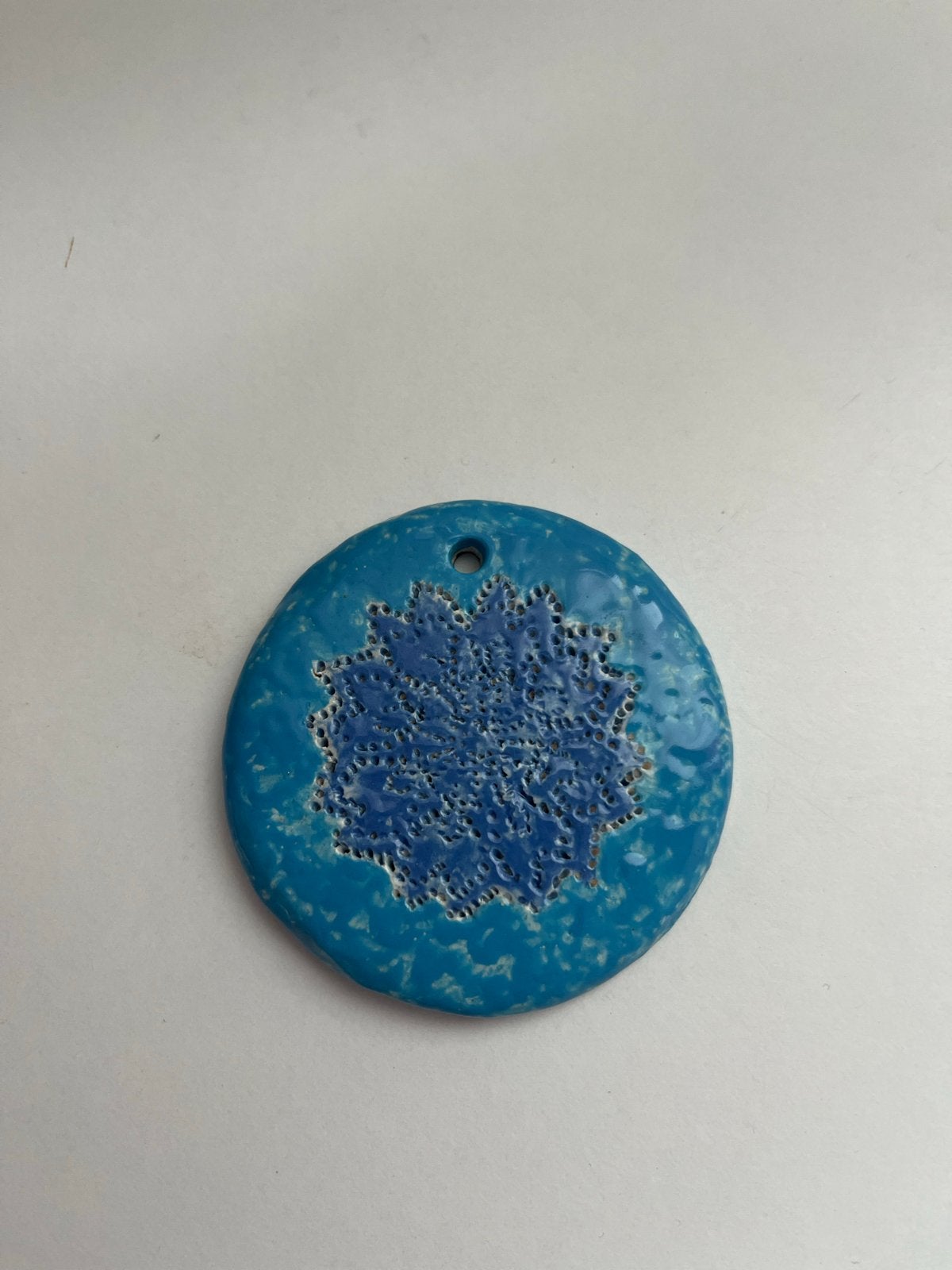 Unieke handgemaakte keramische hanger, blauw/turquoise, Ophalen, Overige materialen, Blauw, Nieuw