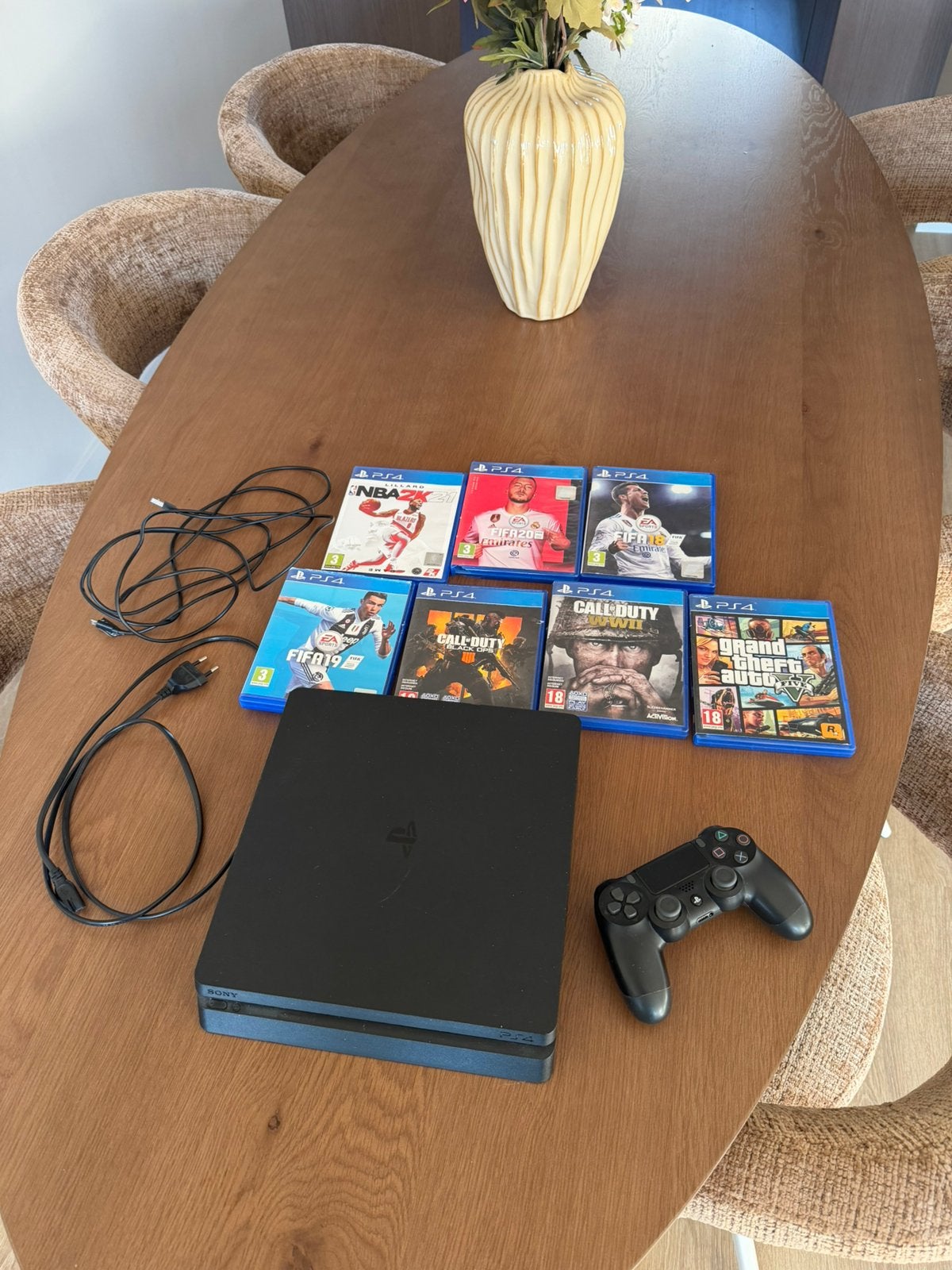 Ps4 Slim 1TB met spellen, Spelcomputers en Games, Spelcomputers | Sony PlayStation 4, Met games, Ophalen of Verzenden, Zo goed als nieuw