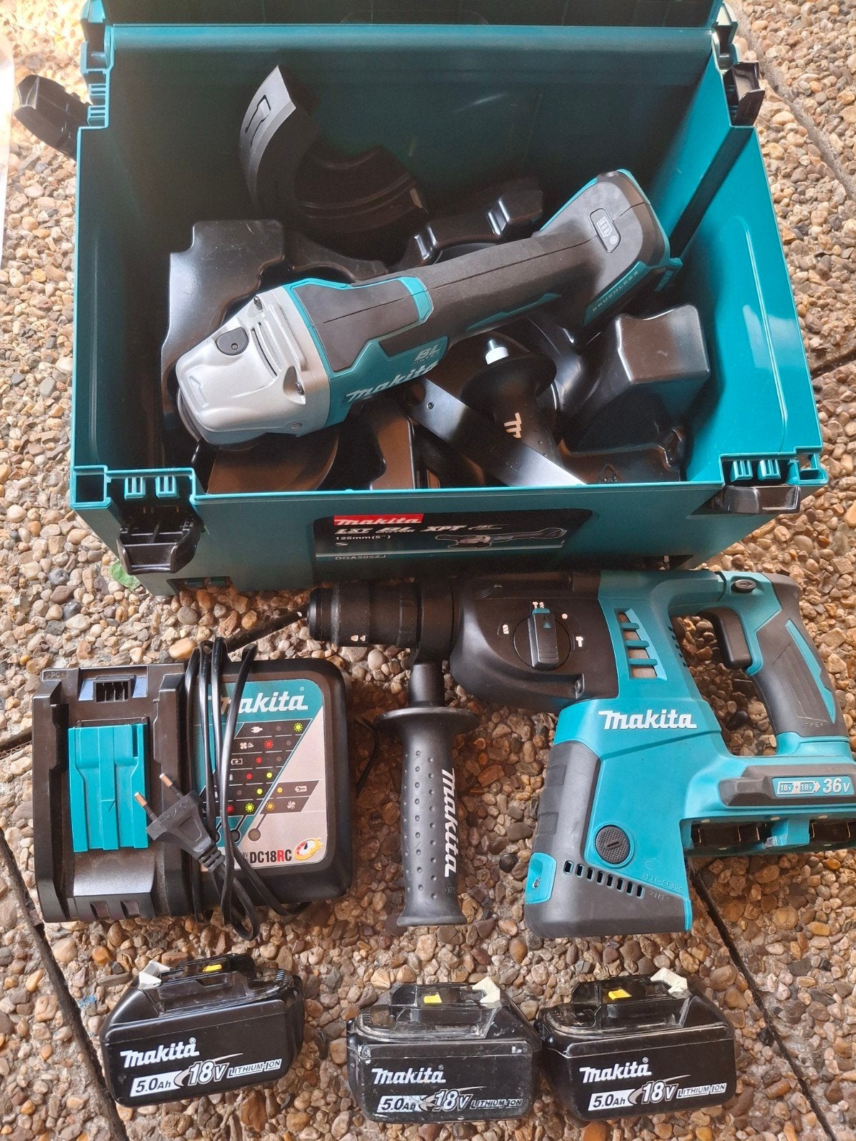 Makita DHR264 DGA505 oplader acuu 5.0ah, Ophalen of Verzenden, Zo goed als nieuw, Boor- en/of Breekhamer