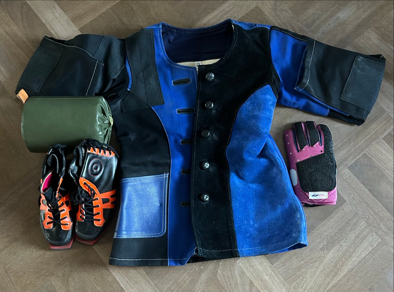 Complete schietuitrusting: jas, schoenen, handschoen, knielk, Ophalen, Gebruikt