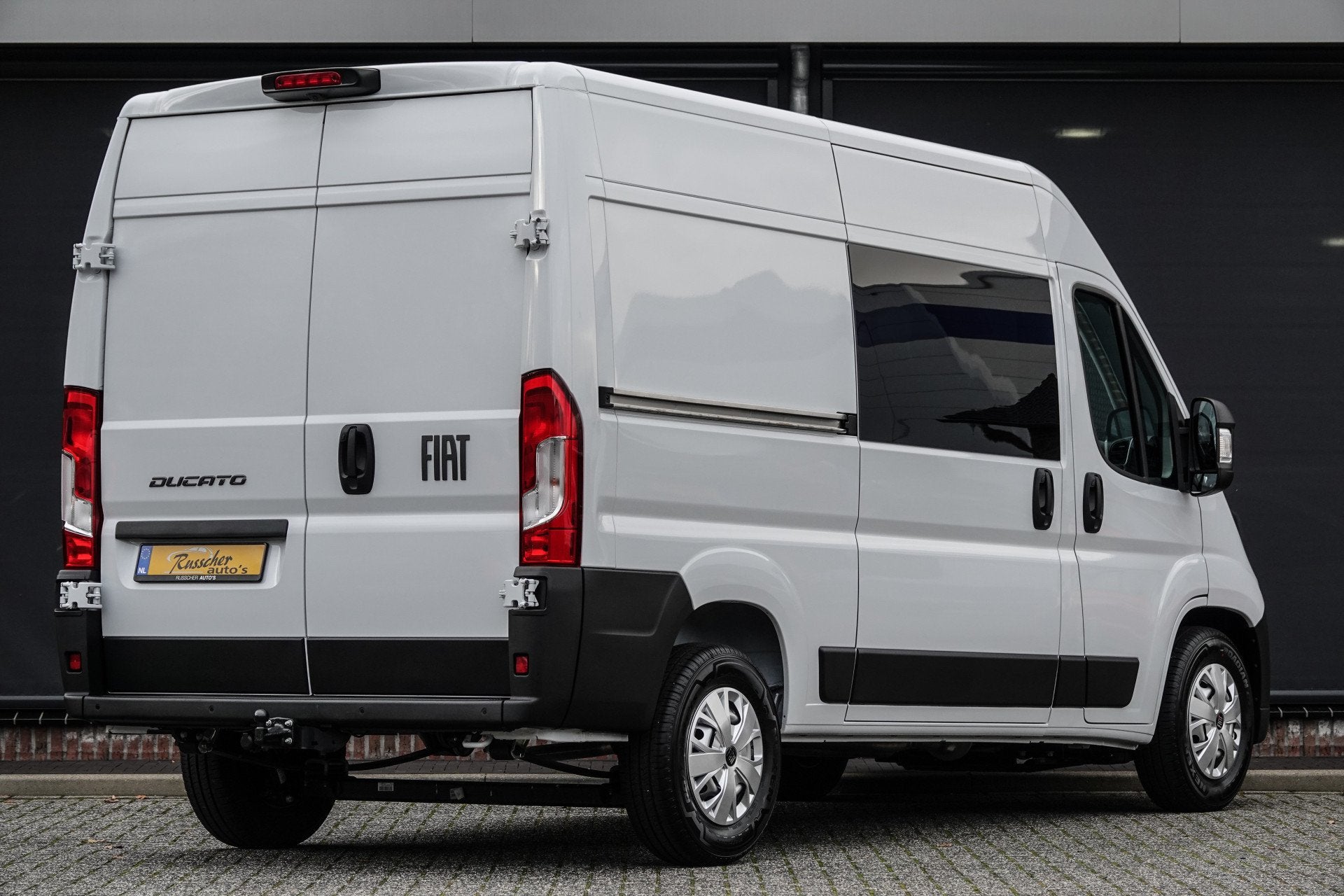 Fiat Ducato L2H2 2.2 MultiJet 140Pk Aut. | 35 | Dubbele cabi, 2033 kg, Stof, Gebruikt, 4 cilinders