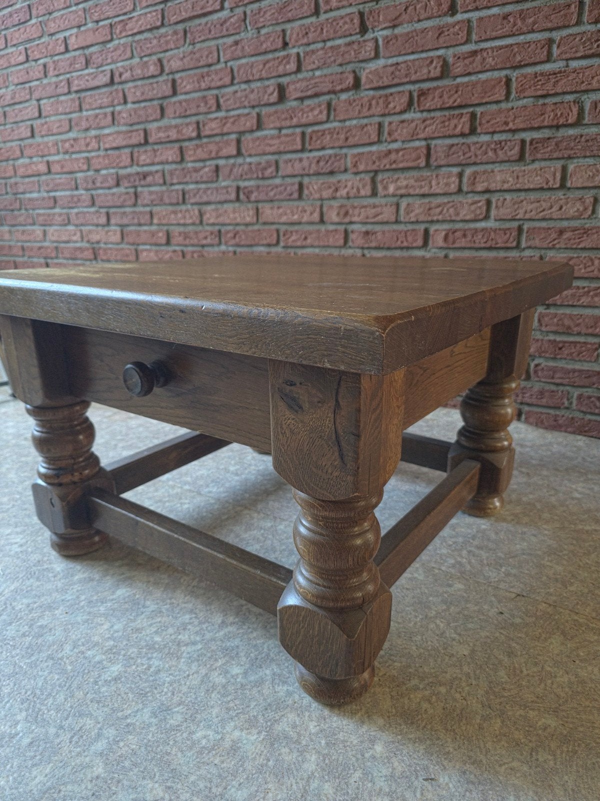 Massief eiken salontafel met lade - 69x69x45 cm, Ophalen