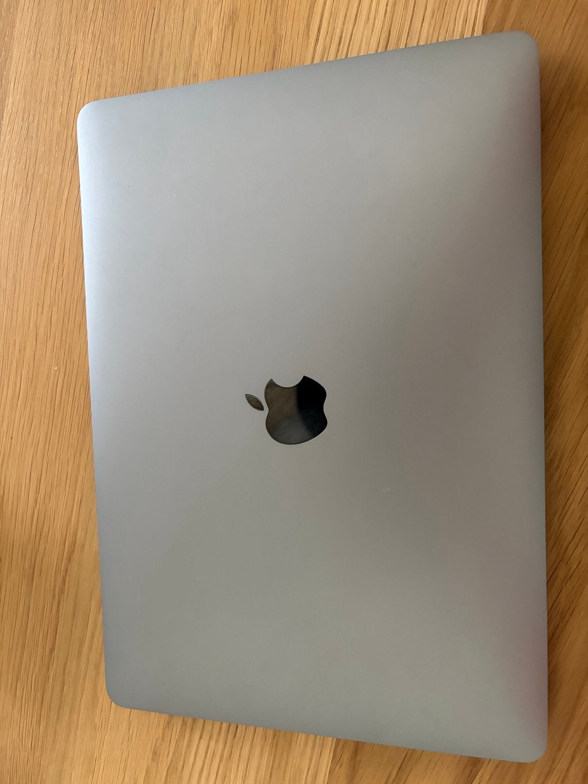 MacBook Pro 13 inch (2017) - 2.3 GHz Intel Core i5, 8GB RAM
