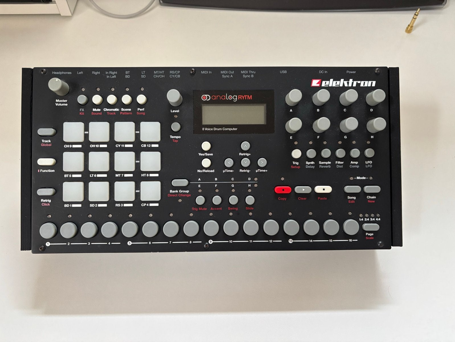 Elektron Analog Rytm MK1 Drummachine met Stand, Gebruikt, Overige aantallen, Met standaard, Ophalen