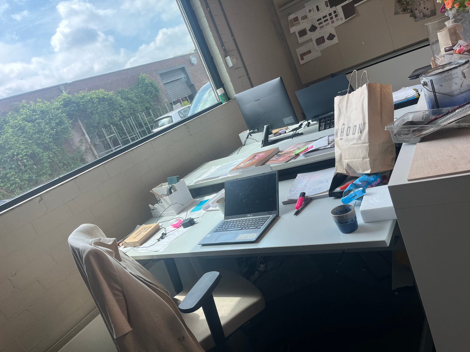 4 stuks kantoortafel + kast, Tilburg