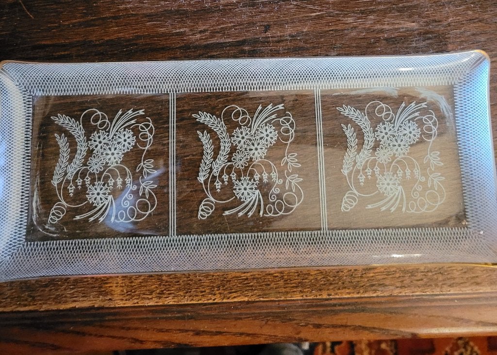 Glazen schaal / dienblad met plantmotieven. DEVENTER., Ophalen of Verzenden