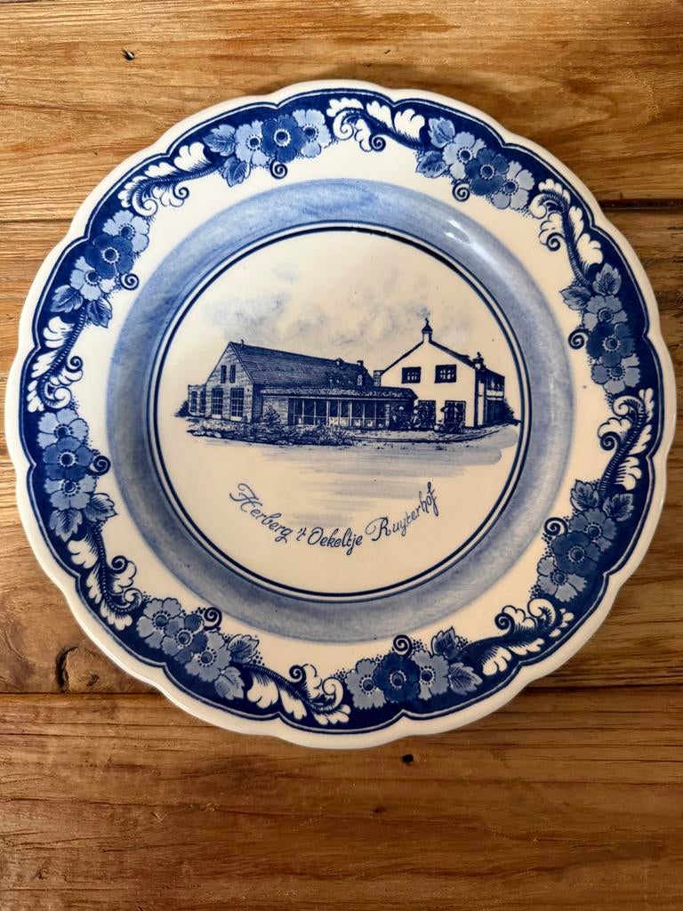 Delfts Blauw bord "Herberg 't Oekeltje Ruyterhof" Rijsbergen, Antiek en Kunst, Ophalen