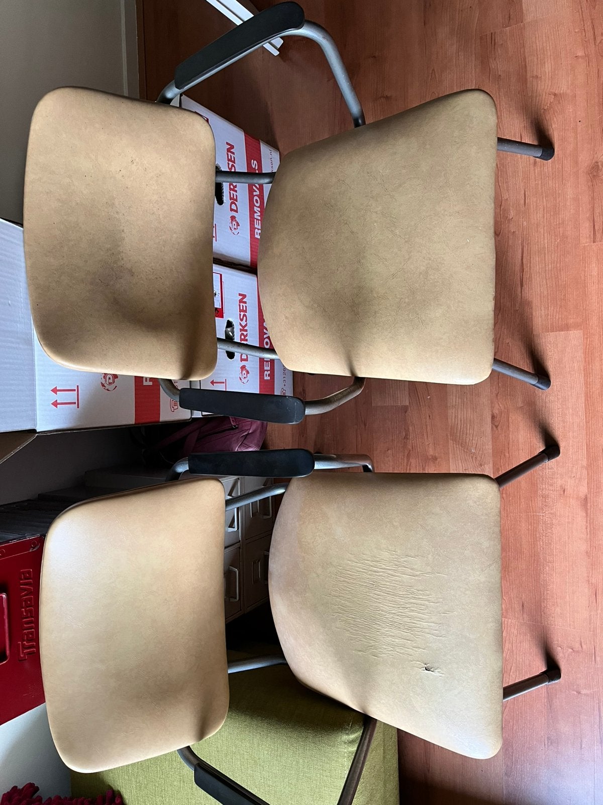 Twee Gispen 08 stoelen, Huis en Inrichting, Ophalen, Kunststof, Gebruikt, Twee