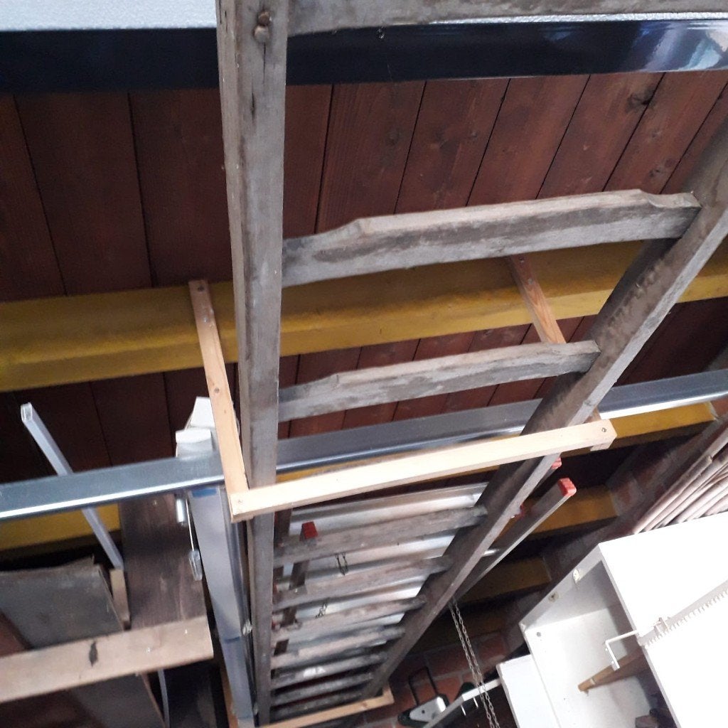 1x houten ladder 1x metalen trap, Ophalen
